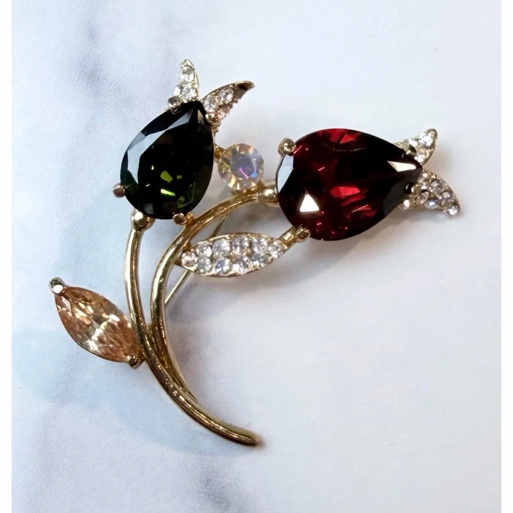 (VTG) Red/Green Rhinestone Gold-Tone Floral Brooch - Picture 11 of 13
